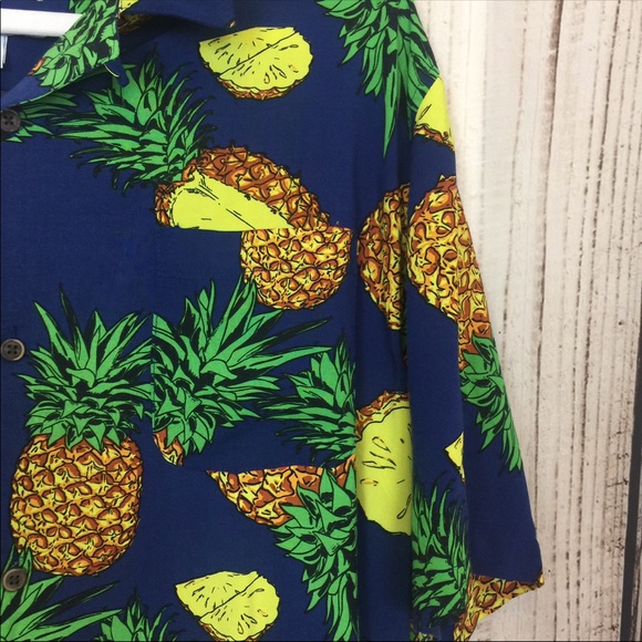 Me s 28 Palms Pineapple Hawaiian Shirt - Picture 4 of 8